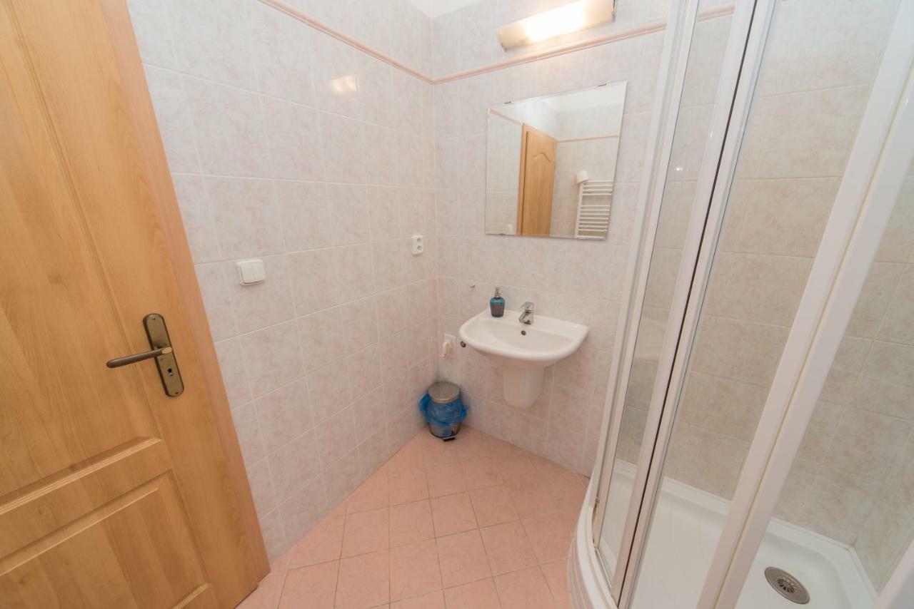 Pension U Kostela Cesky Brod Exterior foto