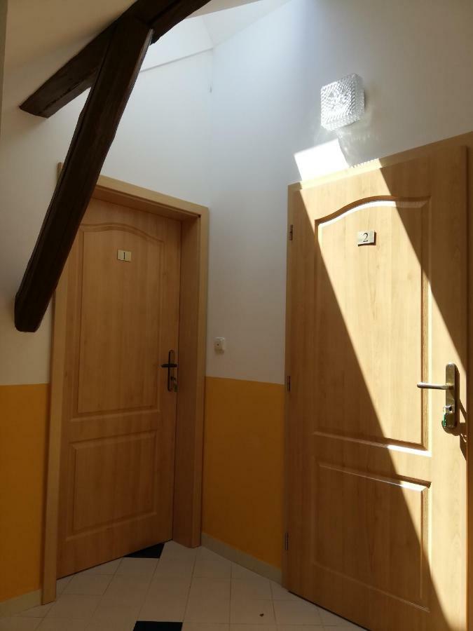 Pension U Kostela Cesky Brod Exterior foto
