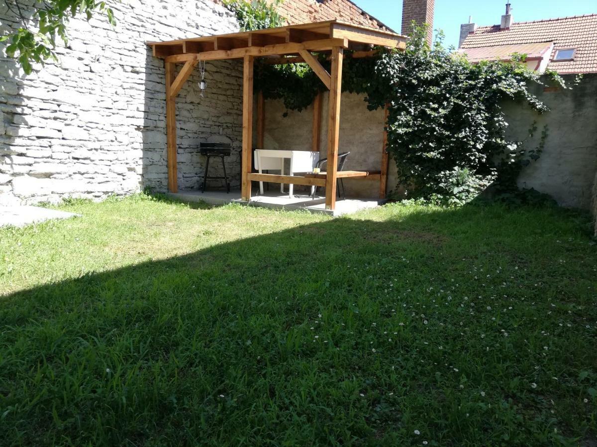 Pension U Kostela Cesky Brod Exterior foto