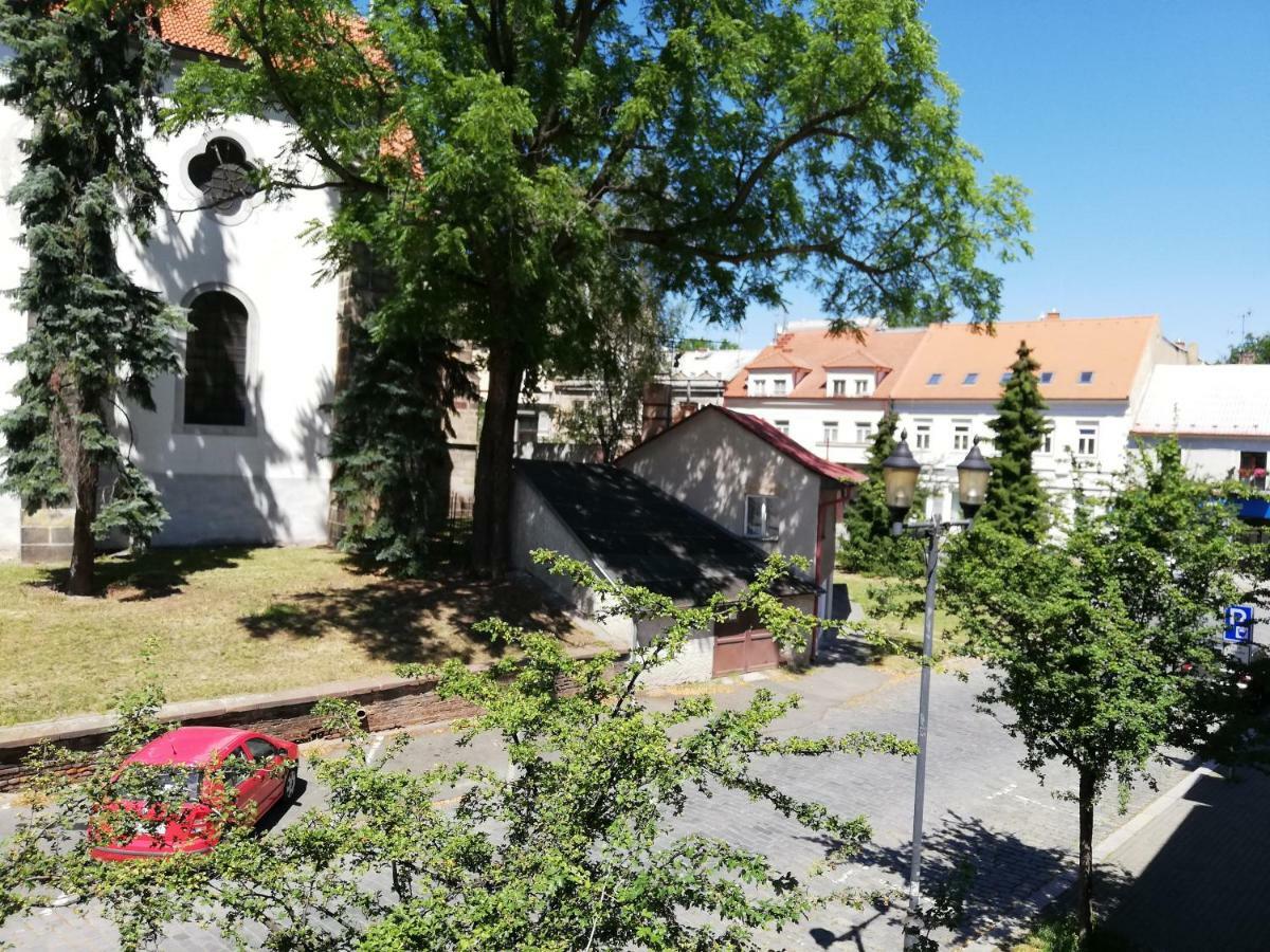 Pension U Kostela Cesky Brod Exterior foto